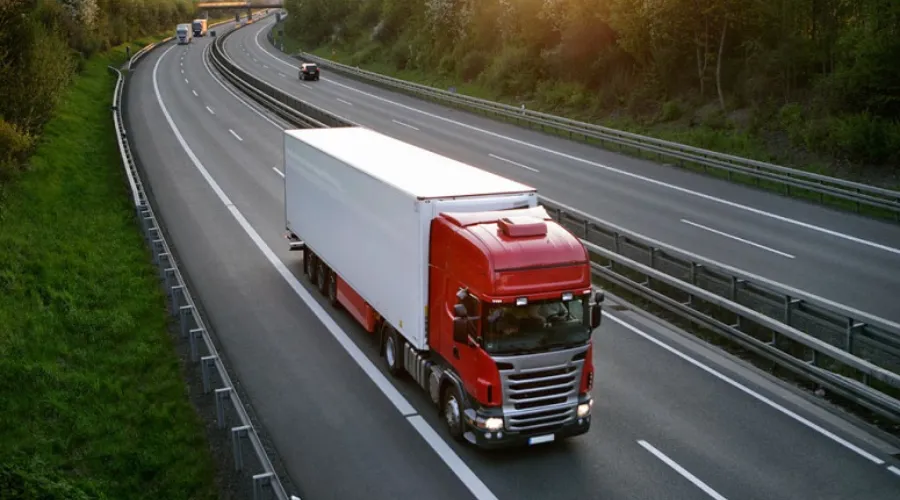 Revolucionando la conectividad: explorando la dinámica del transporte terrestre transporte terrestre